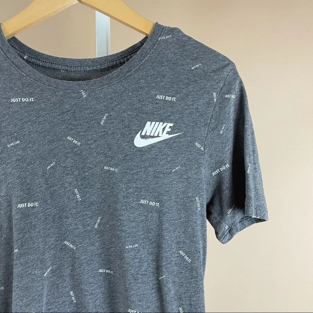 Nike women’s Short Sleeve Heather Charcoal Gray Tee with White Logo